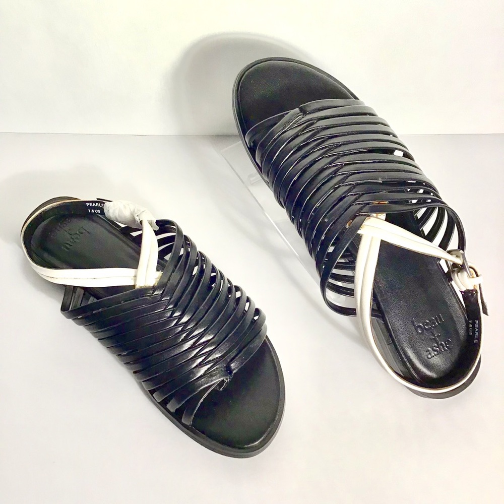 ⛄️ NWT Shoedazzle “Pearle”